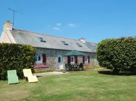 Holiday Home in Plogonnec near Sandy Beaches