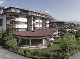 Aktiv-Hotel Traube am Mieminger Sonnenplateau，位于Wildermieming的酒店