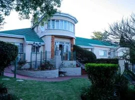 The KEDESAN Huis - Guest House