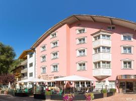 Cityhotel Goldener Adler B&B，位于丘萨的酒店