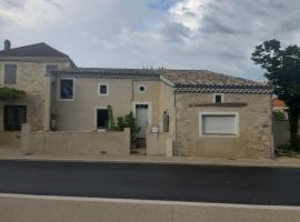 Appartement T2 au cœur du village，位于Cléon-dʼAndran的酒店
