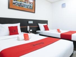 RedDoorz @ Greenview Hotel and Restobar Masbate，位于马斯巴特的酒店