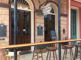 Historic Kahn Hotel，位于Jefferson的酒店