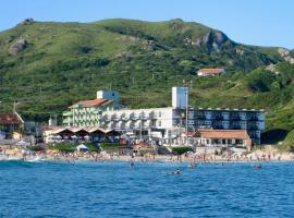 克里斯酒店，位于弗洛里亚诺波利斯的海滩酒店
