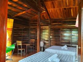 FOREST BREATH ECO-LODGE，位于Tân Phú的酒店