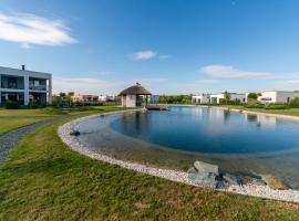 Apartment in Zsira Hungary with swimming pond，位于斯拉的酒店