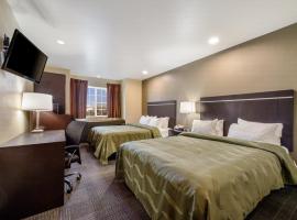 Quality Inn & Suites near NAS Fallon，位于法伦的酒店