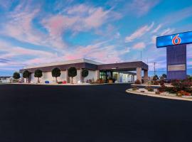 Motel 6 Burlington，位于伯灵顿的酒店