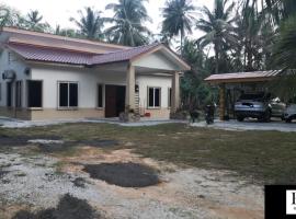 R & R HOMESTAY，位于Tanjung Karang的乡村别墅