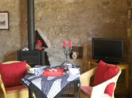 Amygdalia, a Stone House in a quiet landscape