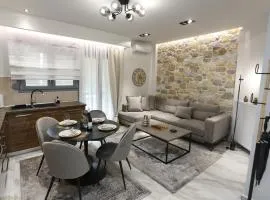 LA Larissa Luxury Apartments Trekke