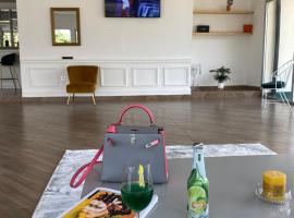 Luluti Lodge Resort，位于Mfou的酒店