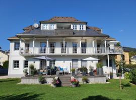 Villa Wieser，位于沃尔特湖畔佩莎赫的自助式住宿