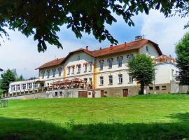 ParkHotel Český Šternberk，位于捷克施特恩贝克的酒店