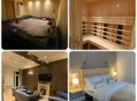 LUXURY Home SPA Villa Sauna Jacuzzi EXCEL CANARY WHARF ZONE 2