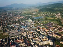 Tamer Hostel，位于Bixad的酒店