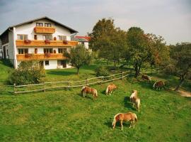 Biobauernhof Wolf-Hof，位于Pressbaum的酒店