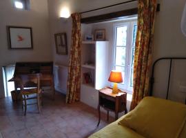 Bed and Breakfast en Haute-Provence，位于Ongles的酒店