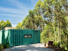 Casa Container FIGO em meio a natureza na Serra Gaúcha，位于弗洛里斯-达库尼亚的带停车场的酒店