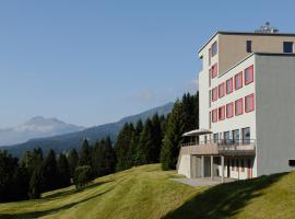 Valbella-Lenzerheide Youth Hostel，位于伦策海德库马斯切尔斯滑雪缆车附近的酒店