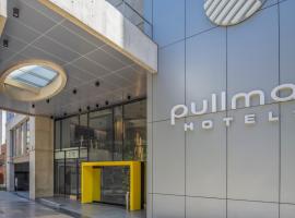 Pullman Santiago El Bosque，位于圣地亚哥拉斯孔德斯的酒店