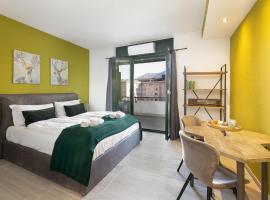 Monolocale con terrazzo vista lago Via Cassarinetta 7 by LR，位于卢加诺的酒店
