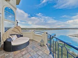 The Island on Lake Travis，位于Lago Vista的酒店