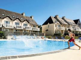 Résidence cap ocean port du Crouesty avec piscine，位于阿尔宗的酒店