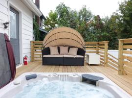 Best Home To Visit NYC+Hot Tub+EWR Airport+Free Parking，位于Hillside的度假短租房