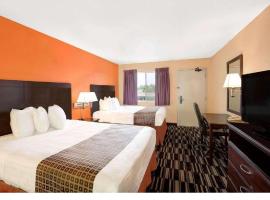 HOWARD JOHNSON, 1672 HERNDON RD, CERES, CA, 95307-4420，位于瑟里斯的酒店