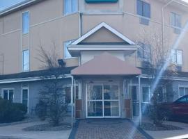 Avon Hotel，位于汤姆斯河的酒店