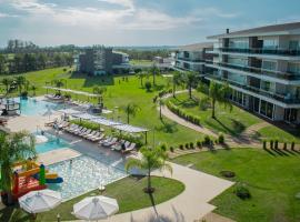 Altos del Arapey All Inclusive, Golf & Spa，位于特拉玛斯阿拉佩的带停车场的酒店