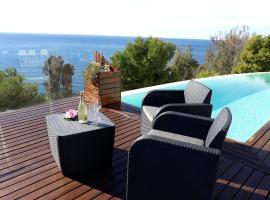 Villa Luxury Paradise Suites，位于萨各夫雷纳的酒店