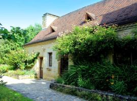 Maison de 4 chambres avec piscine partagee et jardin amenage a Saint Cybranet，位于Saint-Cybranet的别墅