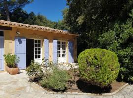 Maisonnette dans le Luberon - Bois Romay，位于La Bastide-des-Jourdans的酒店