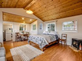 Caspar's Little Retreat，位于Caspar的酒店