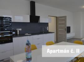 Apartmány U koupaliště，位于兹诺伊莫的公寓