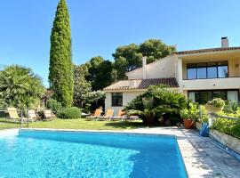 Gran Casa Económica con Piscina Privada en Begur Ideal familias，位于巴古尔的带泳池的酒店