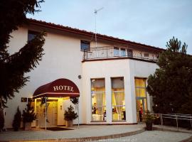 Orion Hotel Parczew，位于Parczew的酒店