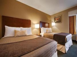 BEST WESTERN PLUS, 445 MUIR STATION RD, MARTINEZ, CA, 94553-4671，位于马丁内斯的酒店