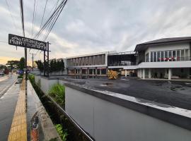 Graha Martadinata Syariah Mitra RedDoorz，位于打横的酒店