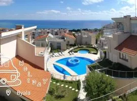 Fantastic family villa with sea view