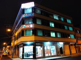 HOTEL VELANEZ SUITE Riobamba，位于里奥班巴的酒店