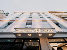 BUSINESS LIFE HOTEL BAKIRKÖY，位于伊斯坦布尔马尔马拉论坛购物中心附近的酒店