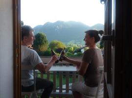 Ferienwohnung mit wundervollen Bergblick，位于伦格里斯的酒店