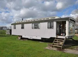 Gypsy Waggon - A villa on wheels