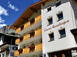 Garni Reutlingen，位于科尔福索科尔福索缆车附近的酒店