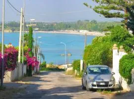 Villetta indipendente a due passi dal mare