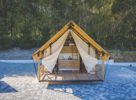 Glamping Pod Gwiazdami Pietrusza Wola，位于Pietrusza Wola的豪华帐篷