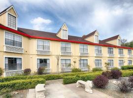RED LION HOTEL, 1875 AUBURN RAVINE RD, AUBURN, CA, 95603-3165，位于欧本的酒店